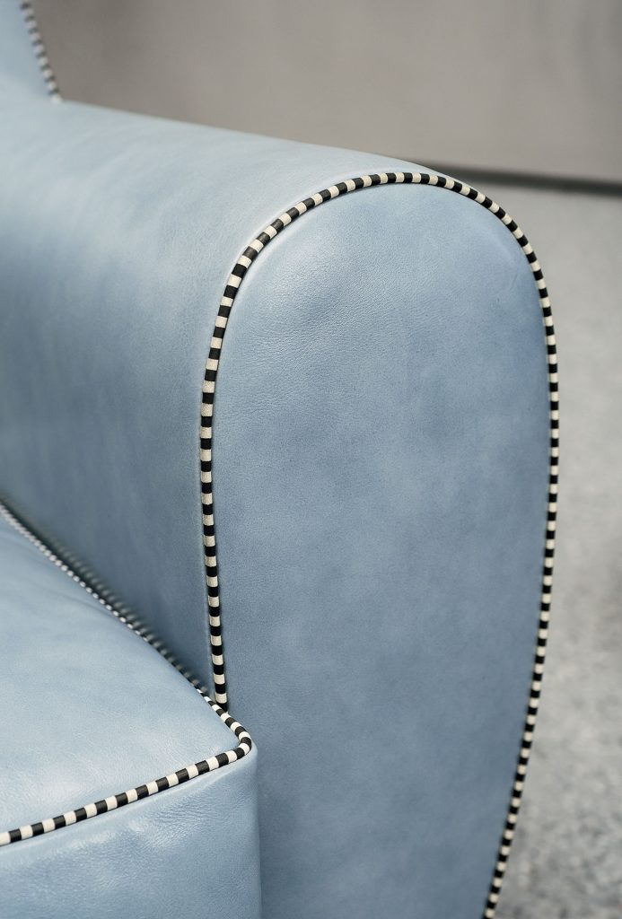 Bax Amburgo-Baby – A compact accent chair with a playful design and soft pastel upholstery, ideal for a modern nursery or small living space.