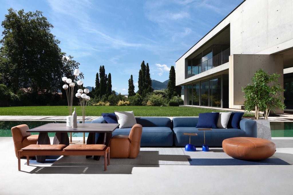 10th Joint Lounge Table