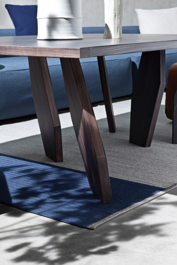 10th Joint Lounge Table