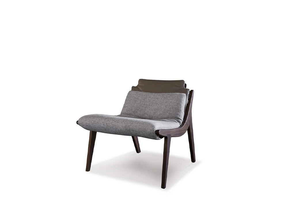 10th Lerici Armchair. Structure in brown wood with cushions in brown and gray fabric on a white background.