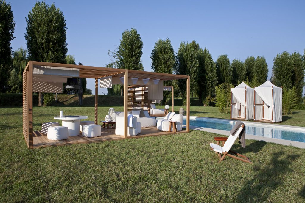 Paraggi Beach Hut