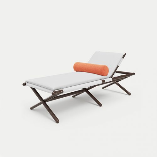 Paraggi Sun Lounger. Structure in brown wood with cushion in white and orange on a white background.