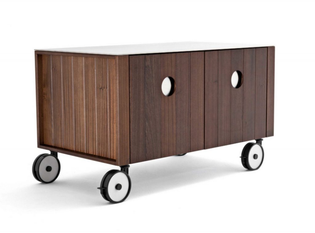 Roller Kitchen