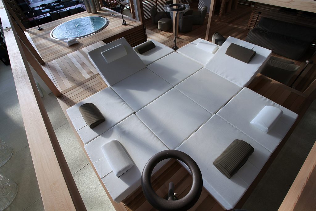 Zen Sundeck