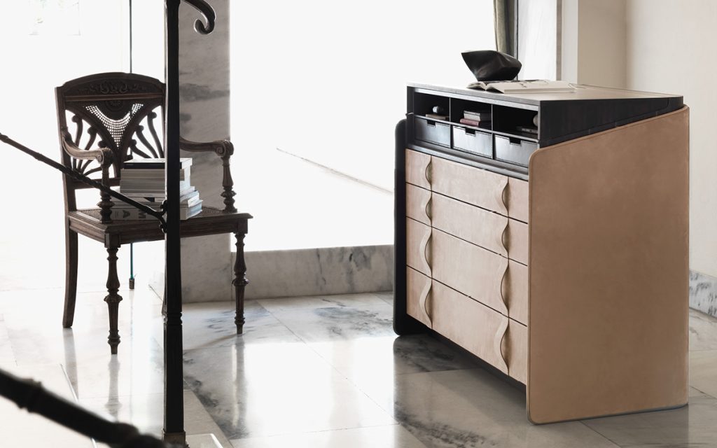 Gentleman Dresser High