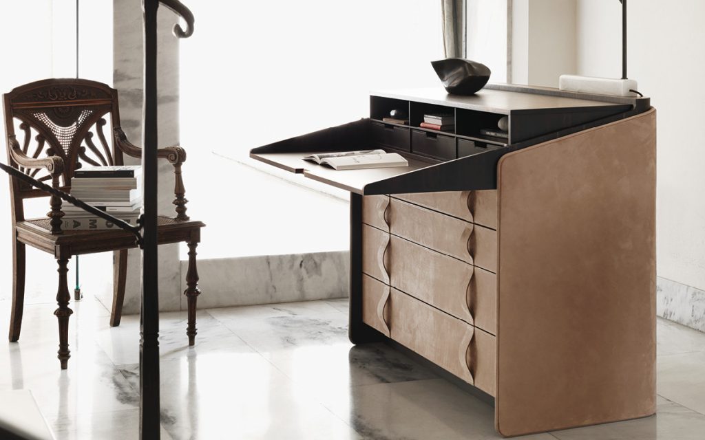 Gentleman Dresser High