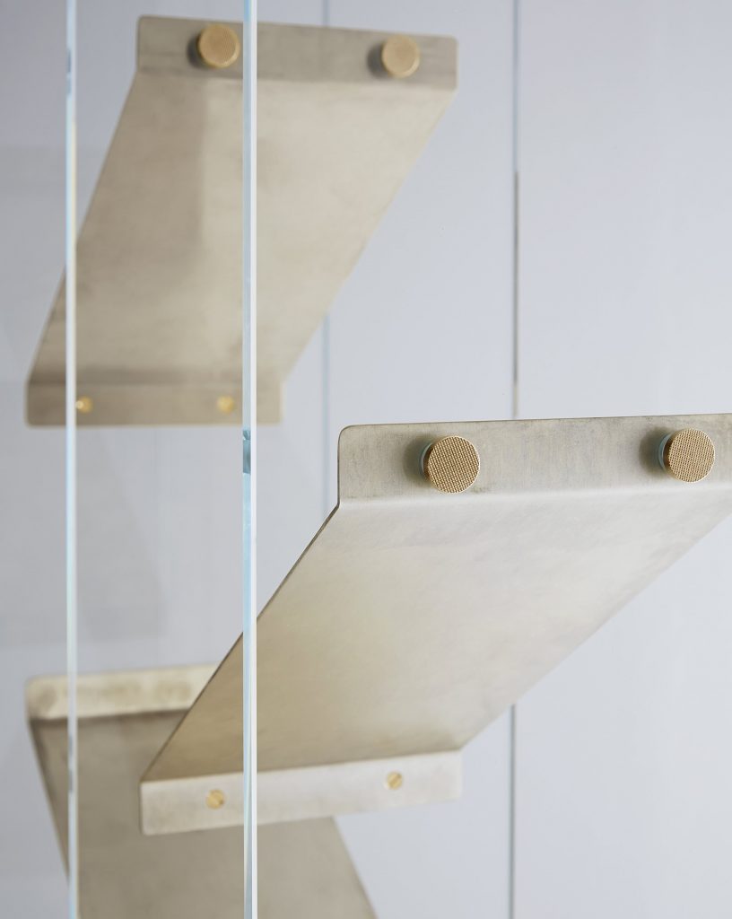 Gal_Isola-Shelving-systems-and-Boiserie_002