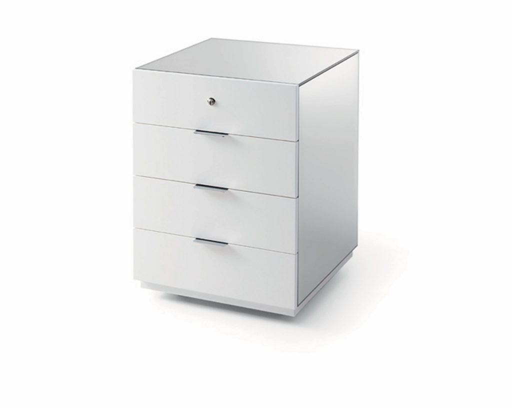 President Cassettiera drawer with sides covered by mirror and white drawers with handles on a white background.