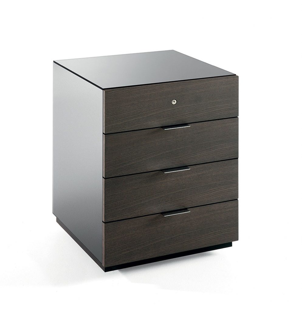 President Cassettiera drawer with sides covered by mirror and black drawers with handles on a white background.