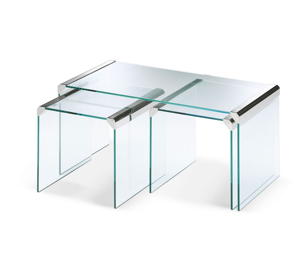 T35R: Three clear glass rectangle coffee tables with metal borders on a white background.