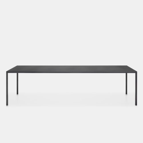 Mdf_Tense_Outdoor_001