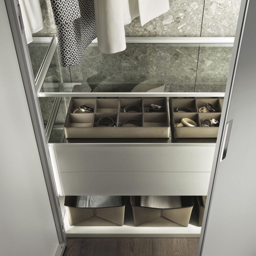 Cover Closet