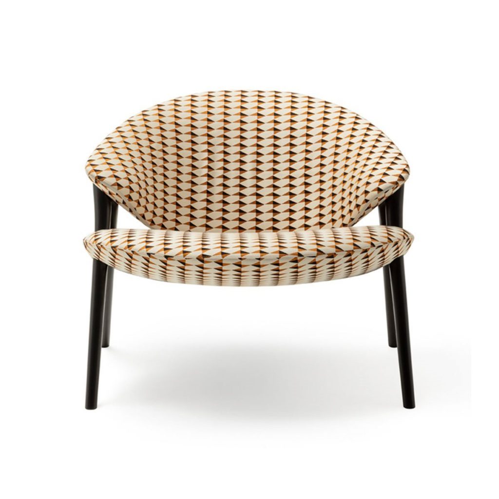 Oliva chair featuring a black frame and a white and yellow upholstered seat and backrest with triangles pattern on a white background..