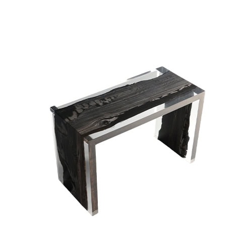 Natural wood and resin bench with preserved dark timber encased in clear resin. The design highlights organic textures and grains, creating a striking mix of nature and modern craftsmanship.