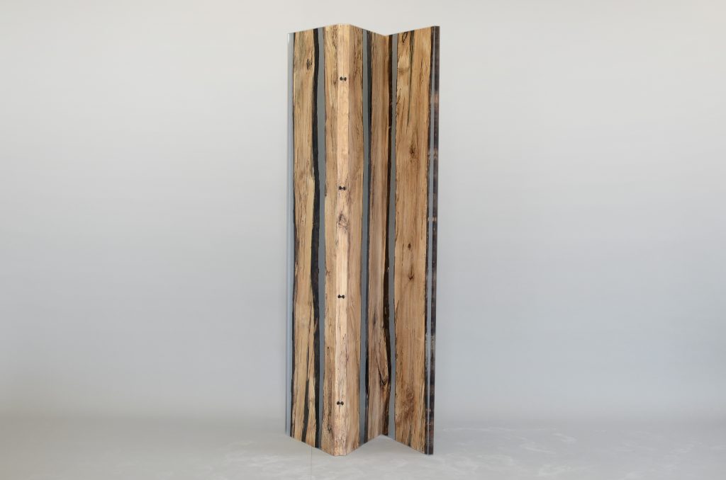 Fungi Screen with an organic design, made of wood with a natural finish and featuring transparent resin inlays, set against a white background.