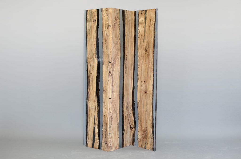 Fungi Screen with an organic design, made of wood with a natural finish and featuring transparent resin inlays, set against a white background.