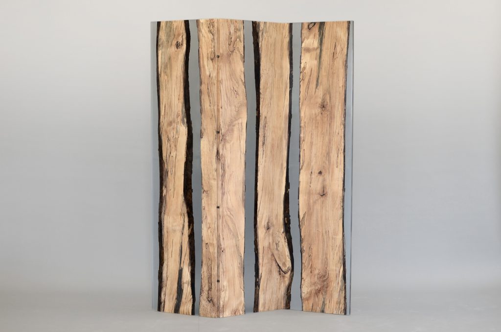 Fungi Screen with an organic design, made of wood with a natural finish and featuring transparent resin inlays, set against a white background.