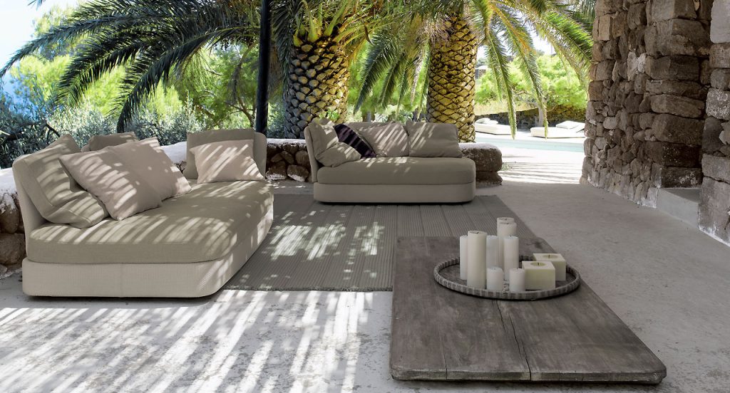 Len_Outdoor-Indoor-Living-Aqua-Collection-Cove-modular-platforms-and-pouf_004