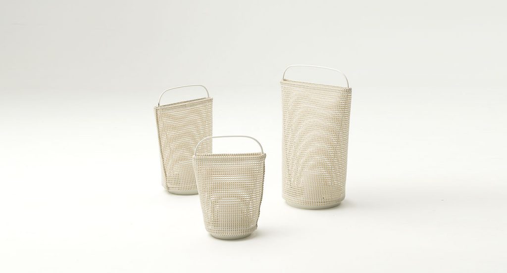 Three Lanternas, structure in white steel, cover in beige brige kimia fabric on a white background.