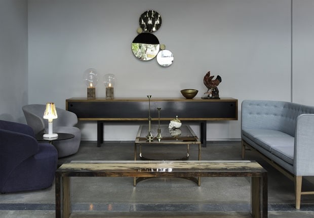 Bent Bench with a rectangular shape, made of solid wood with a natural finish and featuring a transparent resin inlay, in a living room.