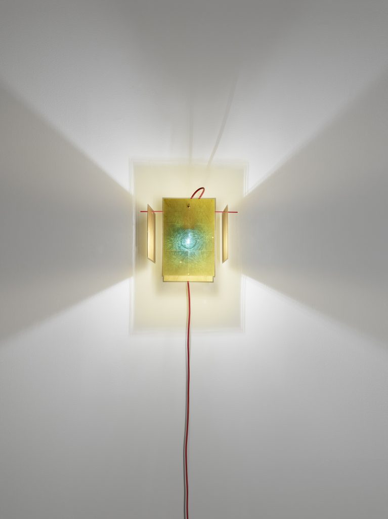 24 Karat Blau Wall