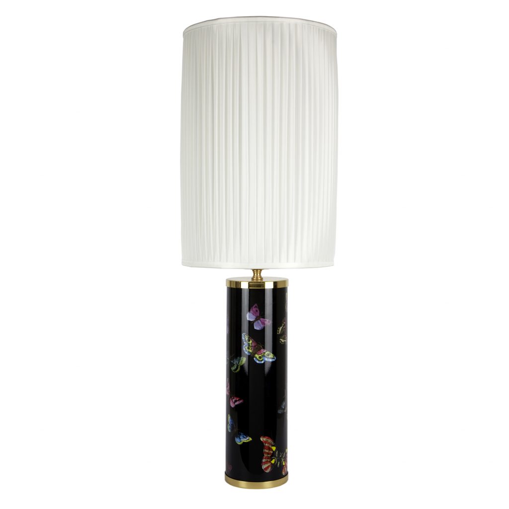 Losanghe cylindrical lamp with white lampshade in front of a white background