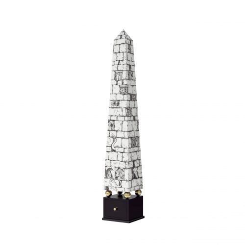 Muro Proibito Obelisk in front of a white background