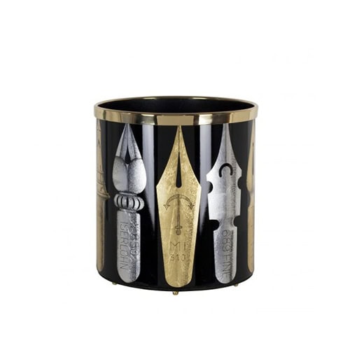 With its polished metallic rim and bold graphic print, this paper basket transforms a simple utility item into an eye-catching décor accent.