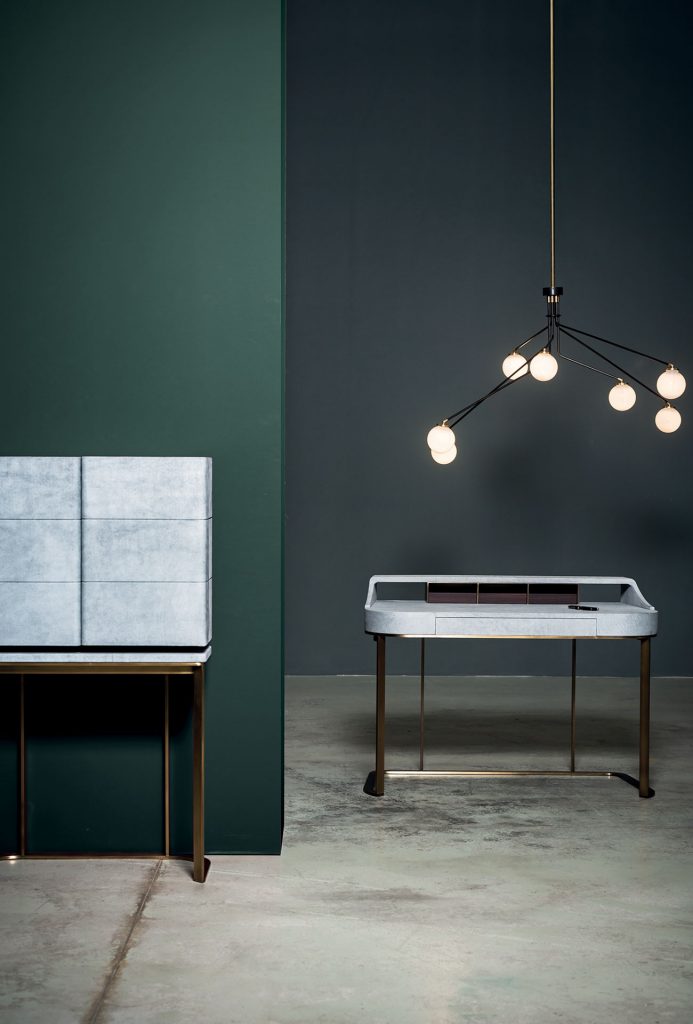 Yves Desk