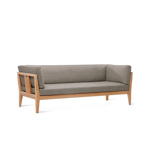 Rod Teka Sofa pairs warm teak wood with tailored grey cushions for a relaxed yet refined look, ideal for outdoor living spaces.