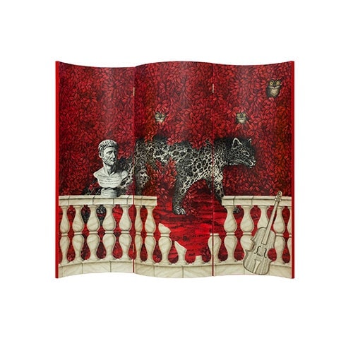 Don Giovanni Curved Screen frontal view in front of a white background