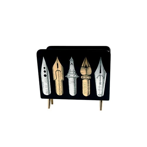 Pennini Magazine Rack in front of a white background