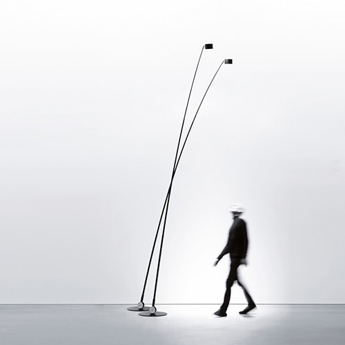 Sampei illuminating a person underneath