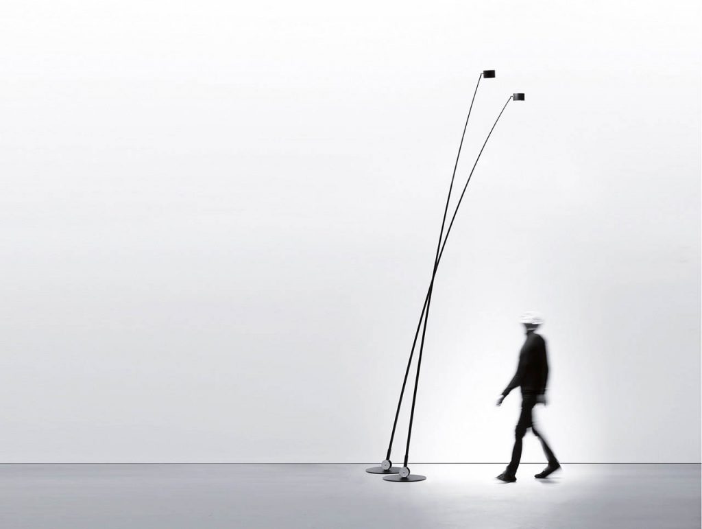 Sampei illuminating a person underneath