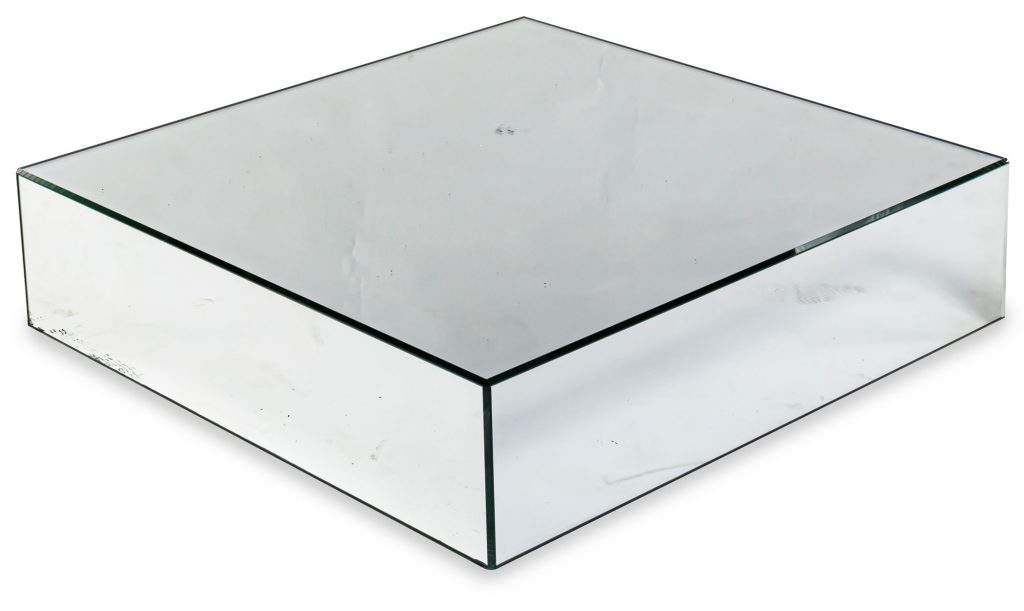 I Massi with a smoky top glass in front of a white background