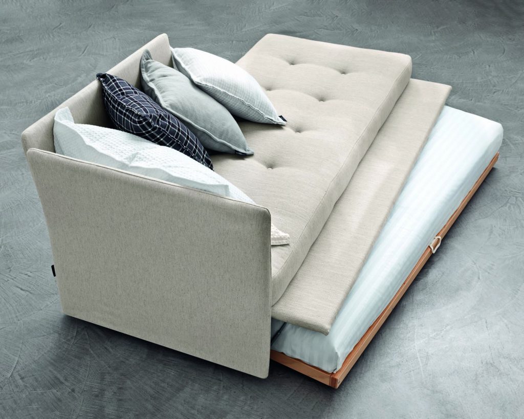 Figi being shown with different available top cushions