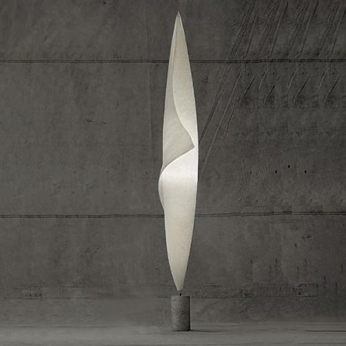 A Wo Tum Bu in a grey room
