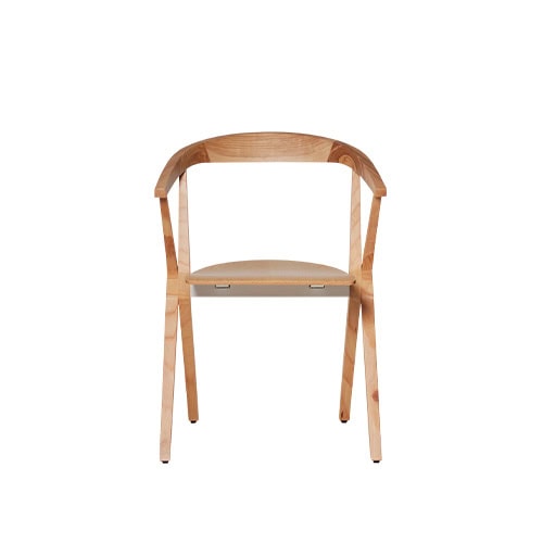 Straight-on view of the BD Chair B in natural wood, showing its straightforward structure and foldable seat. A simple and elegant chair with functional design.