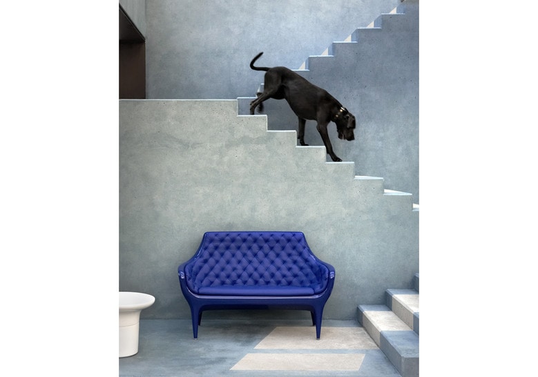 Showtime Sofa - Indoor