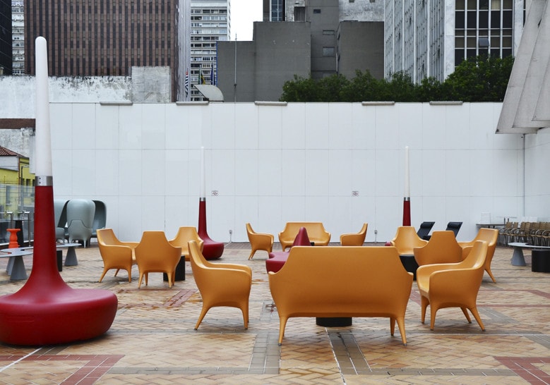 Showtime Sofa - Outdoor