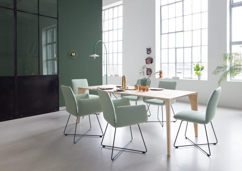 Jalis Chair