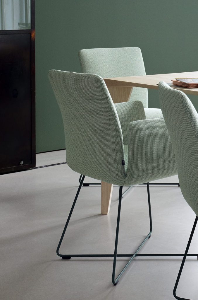 Jalis Chair