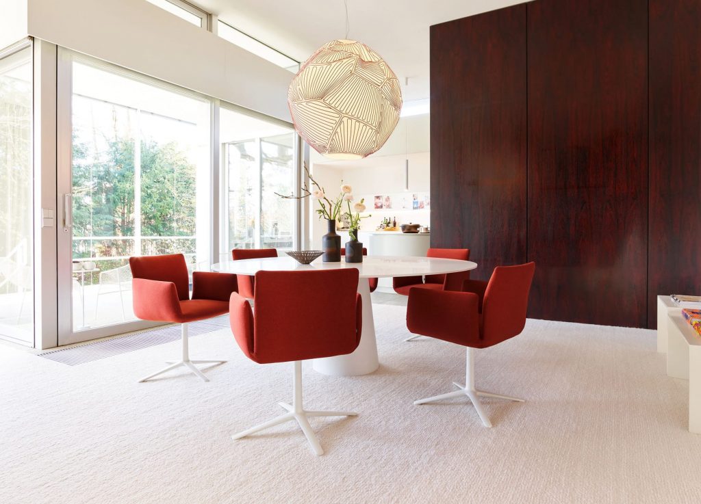 Jalis Chair