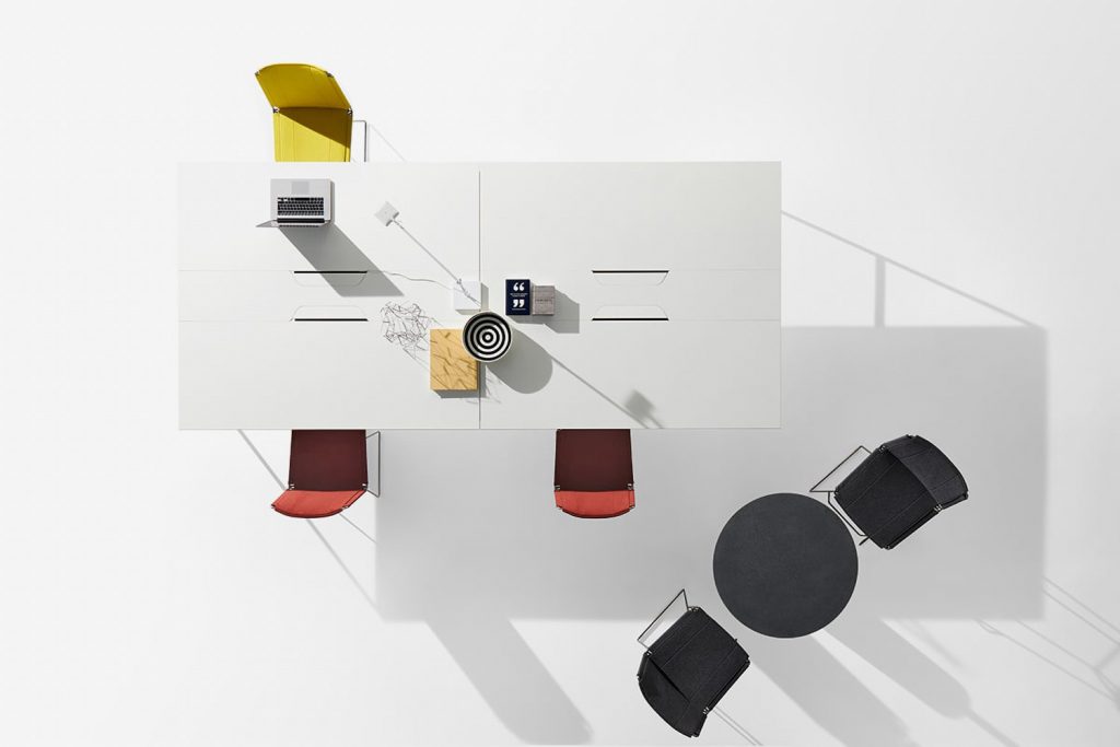work table made of wood and aluminum in a white tone