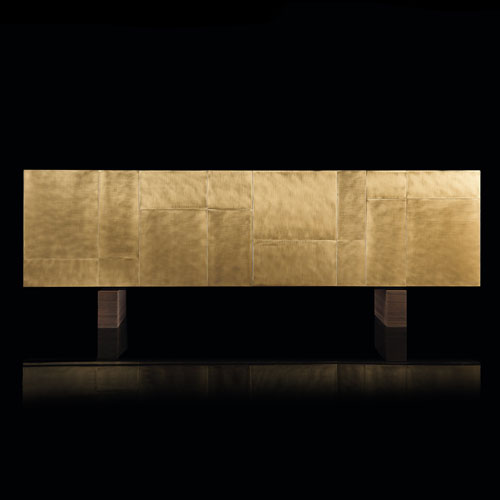 Slim Side High sideboard. Structure, base and four doors, finish in brass on a black background.