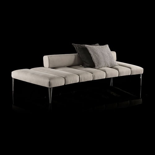 Beige leather adds warmth and sophistication.