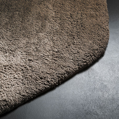 Rug handwoven on Nepalese looms with Himalayan wool in a gray beige tone