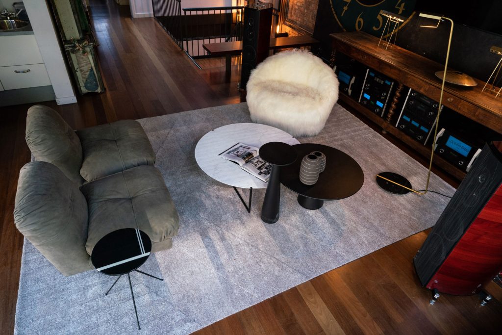 Base of the rug measures 4mm for stability and comfort.