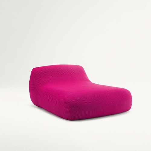 pouf with backrest made of fabric and foam in a hot pink tone on a white background