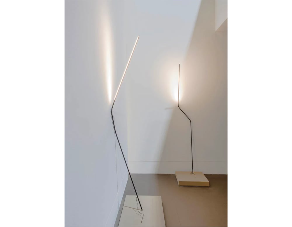 mobile 360 degree lighting objects made of black metal